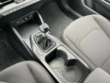 Car image 23
