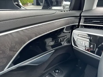 Car image 32