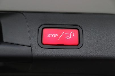 Car image 34