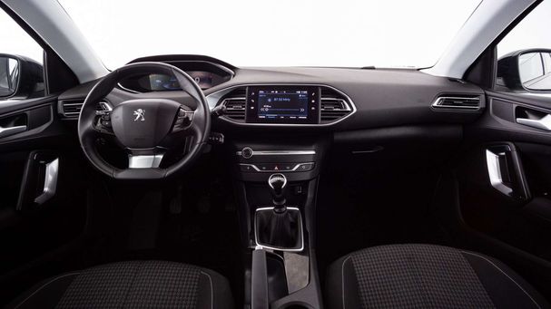 Peugeot 308 1.2 PureTech 110 Active 81 kW image number 5