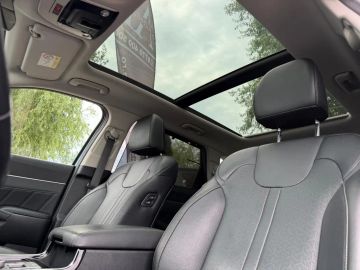 Car image 30