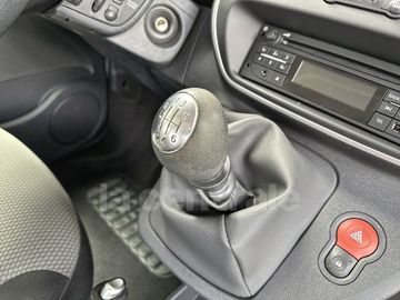 Car image 28