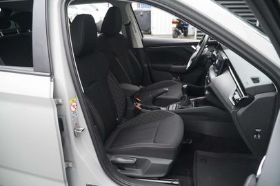 Car image 16