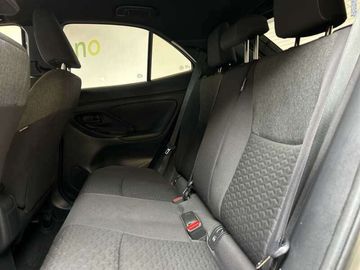 Car image 14