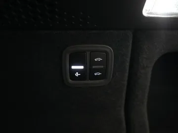 Car image 48