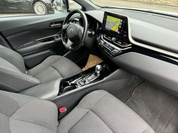 Car image 14