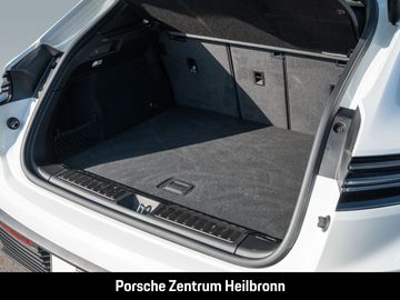 Car image 32