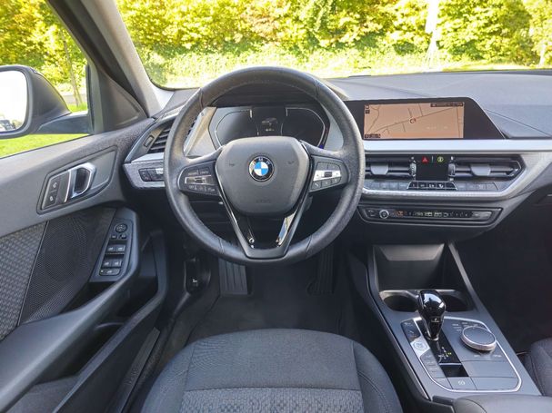 BMW 118i 100 kW image number 4