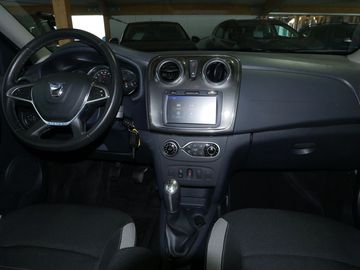 Car image 18