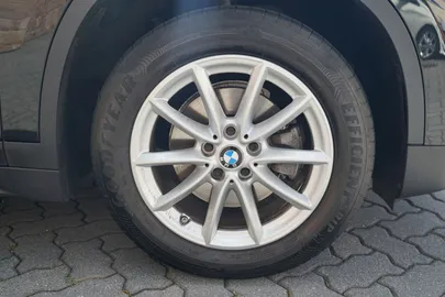 Car image 36