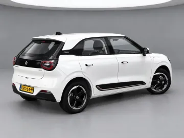 Car image 38