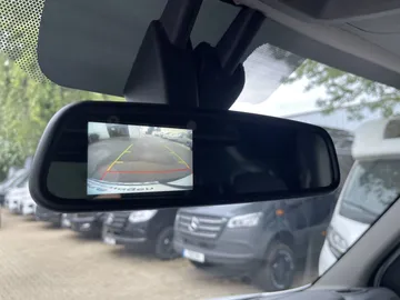 Car image 33