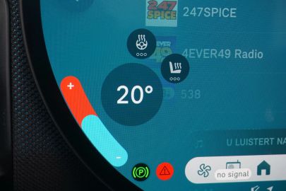 Car image 24