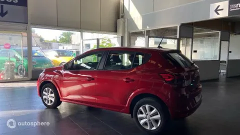 Car image 3
