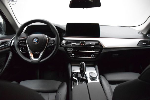 BMW 520d Touring 140 kW image number 4