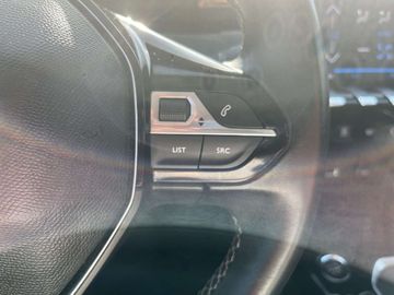 Car image 32