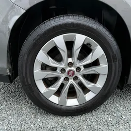 Car image 24