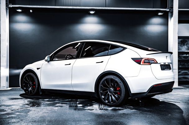 Tesla Model Y Performance AWD 393 kW image number 24