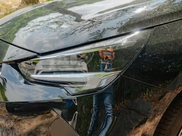 Car image 25