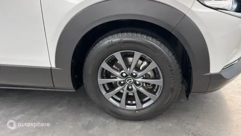 Car image 20