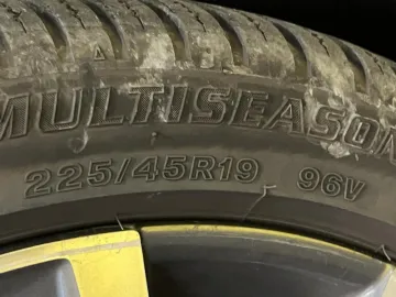 Car image 35