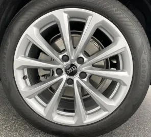 Car image 35