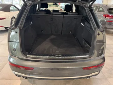 Car image 28