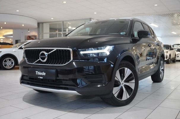 Volvo XC40 D3 Momentum 110 kW image number 1