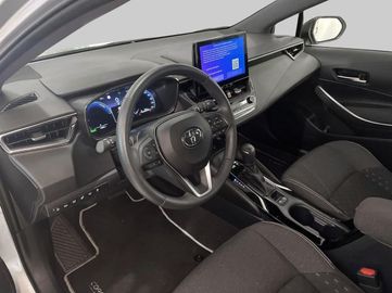 Car image 14