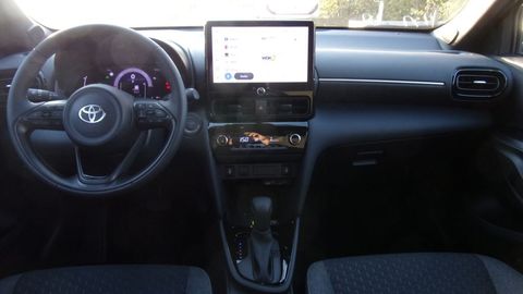 Car image 15