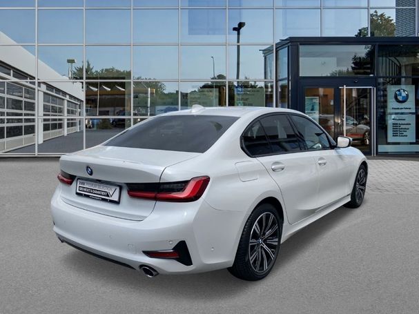 BMW 320d Sport Line 140 kW image number 3