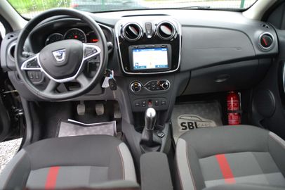 Car image 15