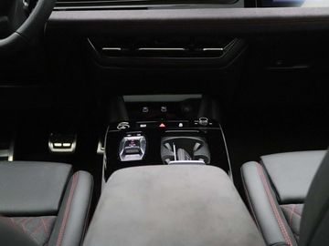 Car image 37