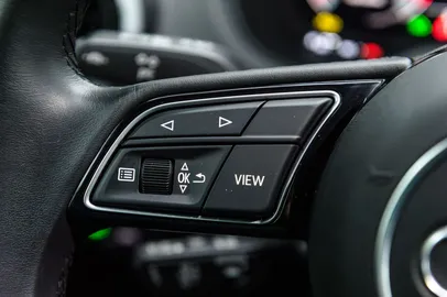 Car image 29