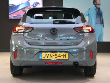 Car image 5