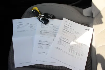 Car image 26