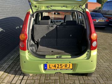 Car image 28