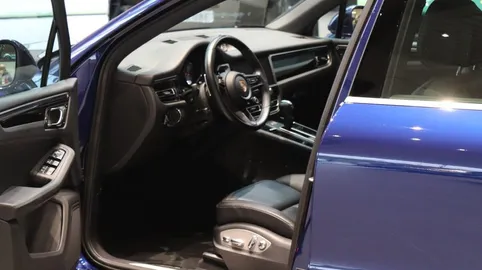 Car image 5