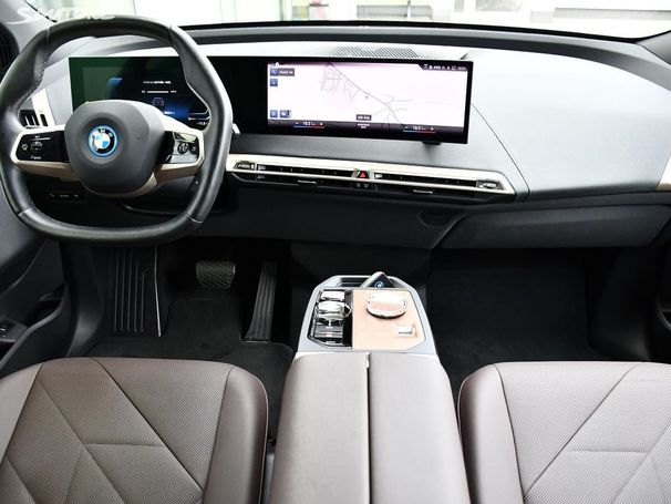 BMW iX xDrive40 240 kW image number 5