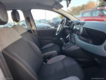 Car image 27