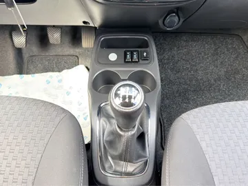 Car image 22