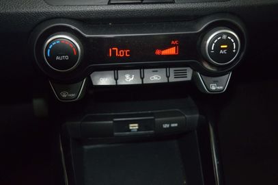 Car image 35