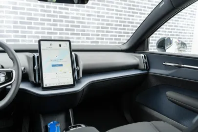 Car image 43