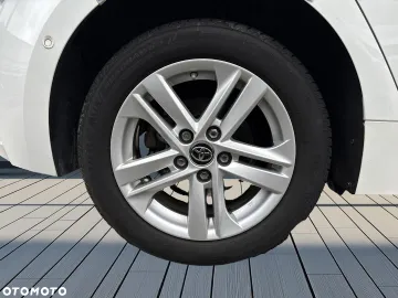 Car image 36