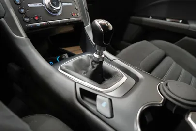 Car image 40