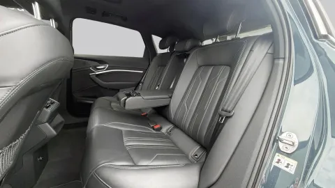 Car image 33