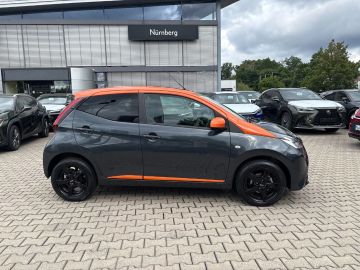 Car image 17