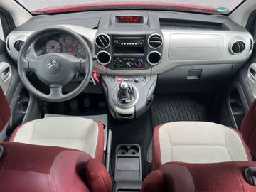 Car image 13