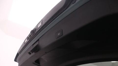 Car image 39