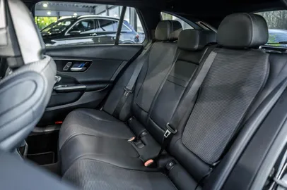 Car image 27